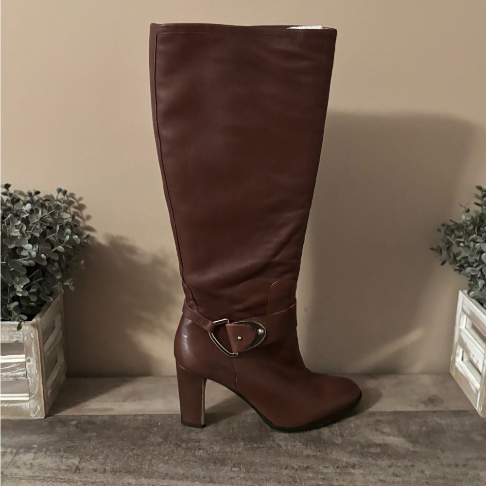 ANTONIO MELANI  BROWN LEATHER KNEE HIGH BOOTS W/ GOLD TONE BUCKLE & BLOCK HEEL